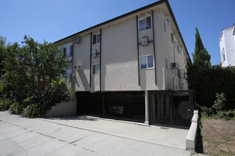 925 S Holt Ave in Los Angeles, CA - Building Photo - Building Photo