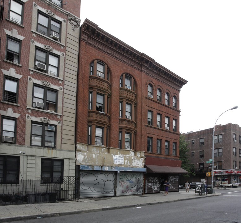 347 Bedford Ave in Brooklyn, NY - Building Photo