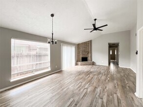 11007 Tobasa Ct in Houston, TX - Building Photo - Building Photo