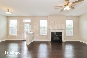 1433 Paulonia Way in McLeansville, NC - Foto de edificio - Building Photo