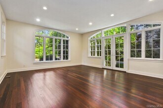 724 Forest Ave in Mamaroneck, NY - Foto de edificio - Building Photo