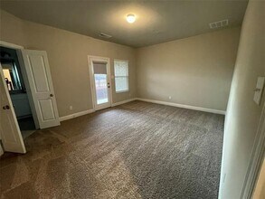 560 Hutchinson Ln in Lewisville, TX - Building Photo - Building Photo