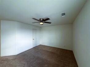 356 Cres Park Dr in Jarrell, TX - Building Photo - Building Photo