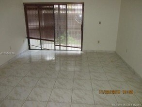8911 SW 123rd Ct-Unit -105 in Miami, FL - Building Photo - Building Photo