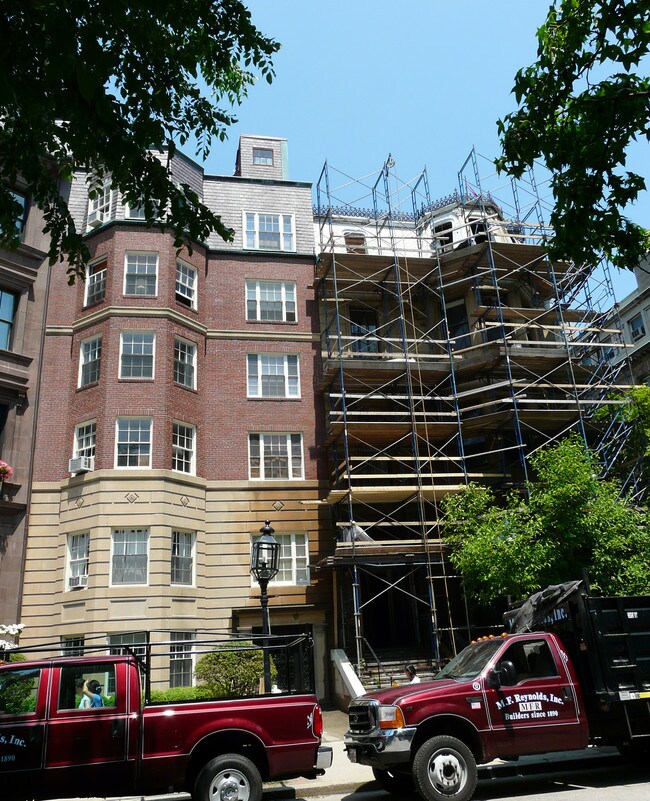 7 Commonwealth Ave in Boston, MA - Foto de edificio - Building Photo