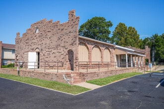 The Apartments at Lake Hill in Vicksburg, MS - Foto de edificio - Building Photo
