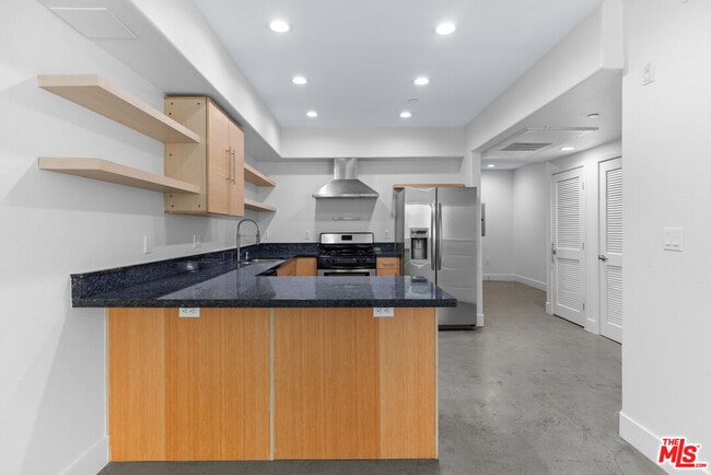 5232 Satsuma Ave in Los Angeles, CA - Building Photo - Building Photo