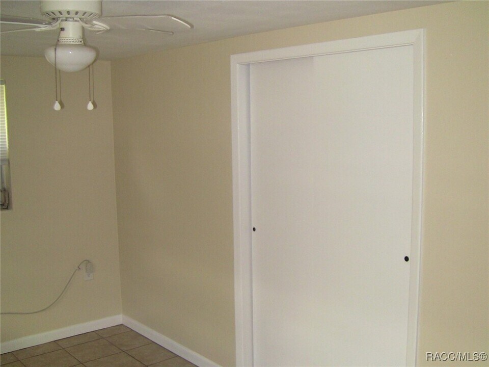 2 Esskay St in Beverly Hills, FL - Building Photo