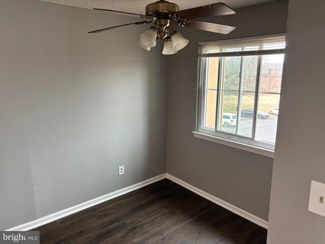 property at 44 Courtside Dr