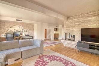 6490 N Val Dosta Dr in Tucson, AZ - Building Photo - Building Photo