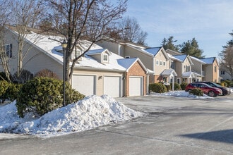 Kensington Apartments in Bedford, NH - Foto de edificio - Primary Photo