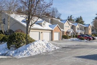 Kensington Apartments in Bedford, NH - Building Photo - Primary Photo