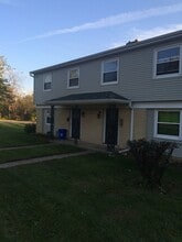 Immaculate Updated 3 Bedroom with 1.5 Bath in Rockford, IL - Building Photo - Building Photo