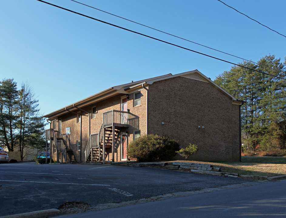 418 Dewey St in Kernersville, NC - Building Photo