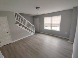 81 Duiguid Dr in Lynchburg, VA - Building Photo