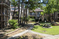 Creekwood Village in Spring, TX - Foto de edificio - Building Photo