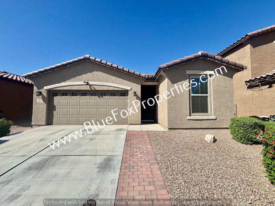 6542 E Via Arroyo Largo in Tucson, AZ - Building Photo