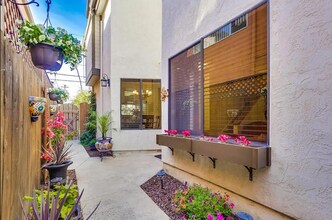 4662 Edgeware Rd in San Diego, CA - Building Photo - Building Photo