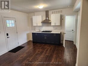 452 D'Arcy St in Newmarket, ON - Building Photo - Building Photo