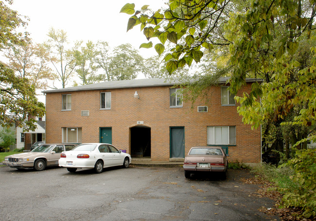 3809-3813 Cleveland Ave in Columbus, OH - Foto de edificio - Building Photo