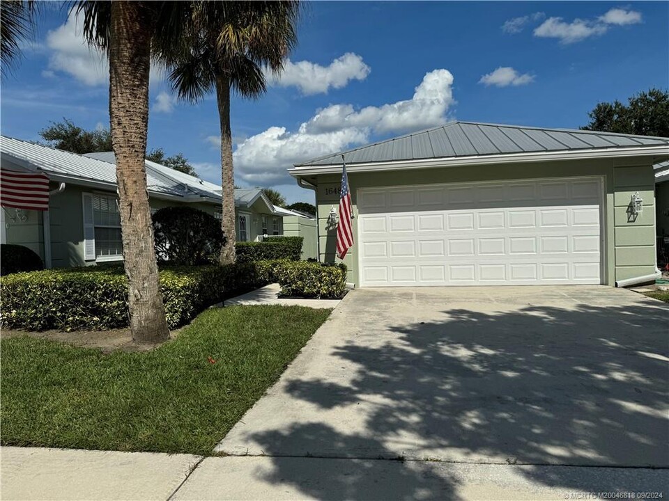 1648 SW Waterfall Blvd in Palm City, FL - Building Photo