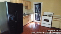 6130 Bark Valley Dr in San Antonio, TX - Foto de edificio - Building Photo