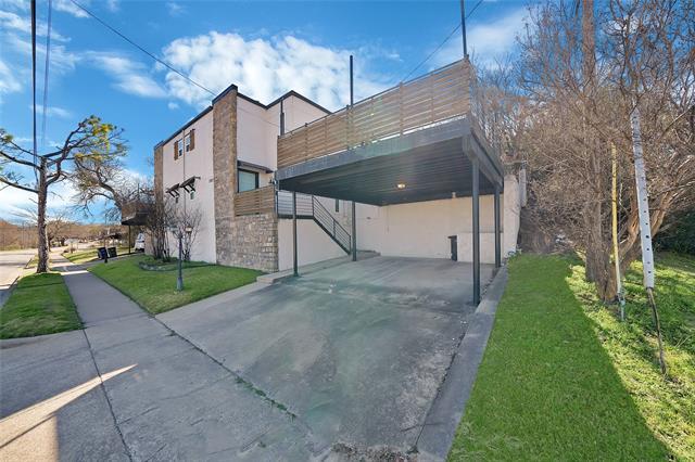 2303 Park Hill Dr in Fort Worth, TX - Building Photo