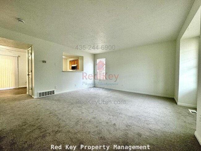 697 N 410 W in Tooele, UT - Building Photo - Building Photo