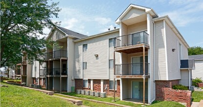 Kensington Woods Apartments in Omaha, NE - Building Photo - Building Photo