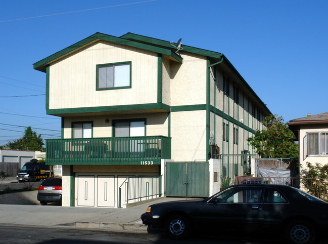 Freeman Apartments in Hawthorne, CA - Building Photo - Building Photo