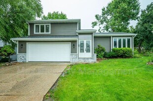 9408 Horton Ave in Urbandale, IA - Building Photo