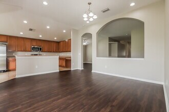 6915 Runner Oak Dr in Wesley Chapel, FL - Building Photo - Building Photo