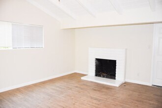2318 E Coolidge Ave in Orange, CA - Building Photo - Building Photo