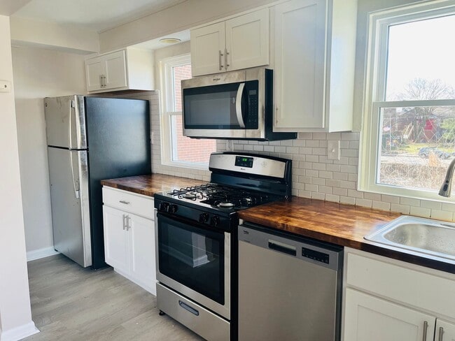 property at 1409 Tinsbury St