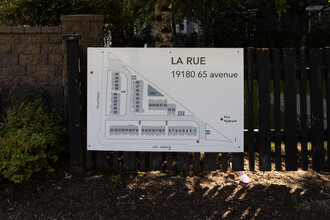 La Rue in Surrey, BC - Building Photo - Building Photo