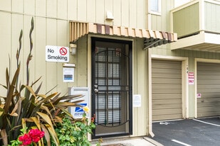 Heritage Grove Apartments in El Sobrante, CA - Building Photo