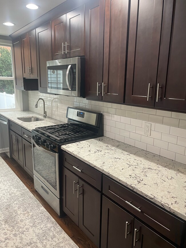 270 New York Ave, Unit UTILITIES INCLUDED in Newark, NJ - Foto de edificio - Building Photo
