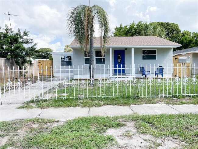 4537 10th Ave S in St. Petersburg, FL - Building Photo - Building Photo