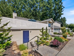 5145 WA-303 in Bremerton, WA - Foto de edificio - Building Photo