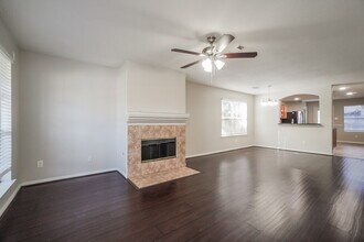 23503 Maple View Dr in Spring, TX - Foto de edificio - Building Photo
