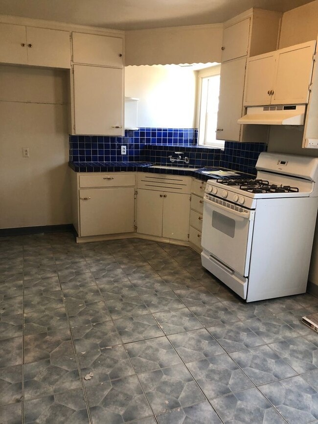 1306 Canal Farm Ln in Los Banos, CA - Building Photo - Building Photo