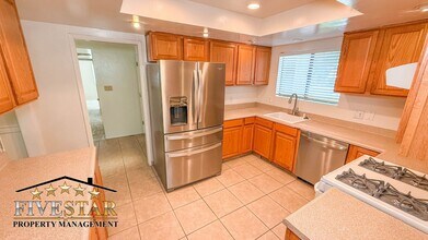 7005 Quailwood Dr in Bakersfield, CA - Building Photo - Building Photo