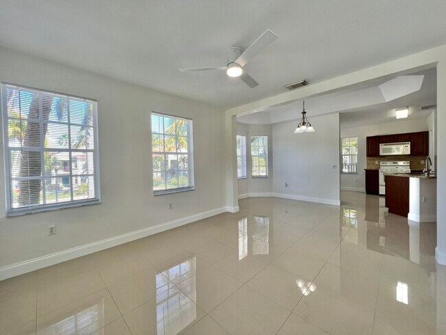 1110 Belmont Pl in Boynton Beach, FL - Building Photo - Building Photo