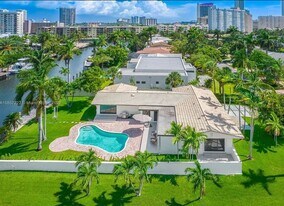 536 Hibiscus Dr in Hallandale Beach, FL - Building Photo