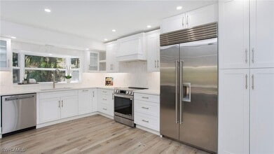 16973 Timberlakes Dr in Ft. Myers, FL - Building Photo - Building Photo
