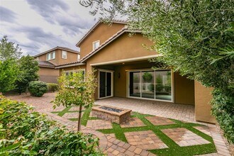 2566 Speyburn Ave in Henderson, NV - Building Photo - Building Photo