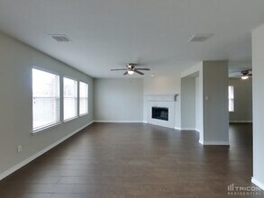 10037 Cougar Tr in Fort Worth, TX - Building Photo - Building Photo