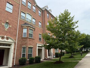 15153 Leicestershire St in Leesylvania, VA - Foto de edificio - Building Photo