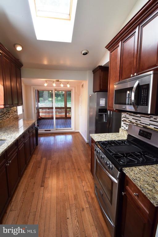 property at 1507 Oakview Dr