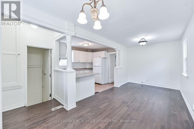 property at 1237 Glencairn Ave